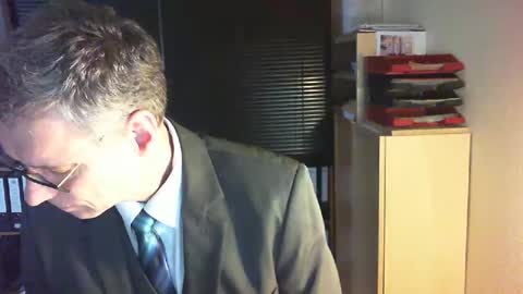 Snapshot of wetsuitedman chatting on 02-23-26, 03:53 Franz online show from 02-23-26, 03:53