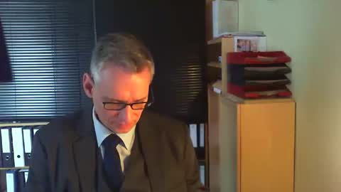 Snapshot of wetsuitedman chatting on 02-27-26, 12:27 Franz online show from 02-27-26, 12:27