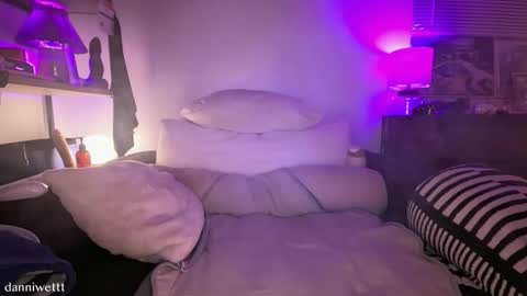 danni online show from 11-07-25, 02:44