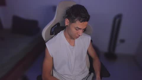 Snapshot of wexx_ chatting on 09-10-25, 06:13 wex online show from 09-10-25, 06:13