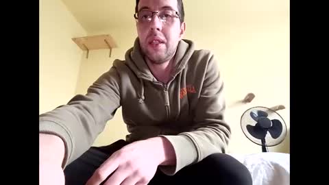 Snapshot of whatwouldyouliketosee chatting on 02-13-25, 08:06 stoffy online show from 02-13-25, 08:06