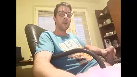 Snapshot of whatwouldyouliketosee chatting on 09-23-25, 04:15 stoffy online show from 09-23-25, 04:15