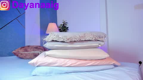 Sara  online show from 04-07-26, 10:42