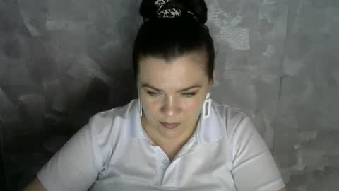 white__queen_ online show from 06-15-26, 06:59