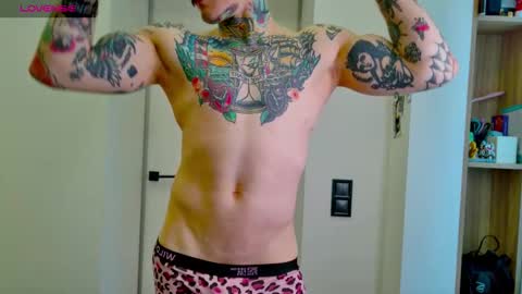 Snapshot of white_king999 chatting on 02-19-26, 01:07 Max online show from 02-19-26, 01:07