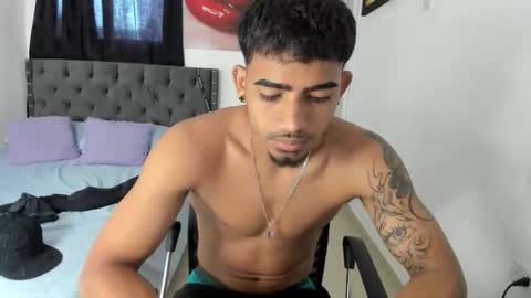 Snapshot of white_master444 chatting on 05-05-26, 05:43 white online show from 05-05-26, 05:43