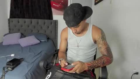 Snapshot of white_master444 chatting on 05-27-26, 02:41 white online show from 05-27-26, 02:41