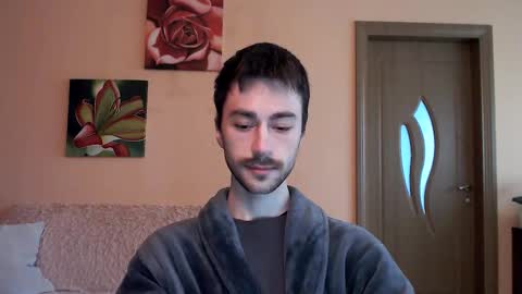 Snapshot of white_sport chatting on 10-04-25, 01:20 Tom online show from 10-04-25, 01:20