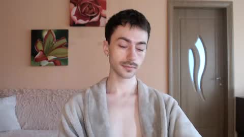 Tom online show from 07-11-26, 01:14