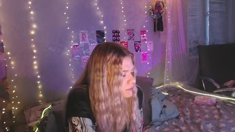 Melania and Mikey online show from 05-02-26, 03:06