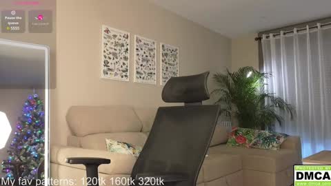 Snapshot of whiteanisha chatting on 12-28-24, 11:09 Anisha online show from 12-28-24, 11:09