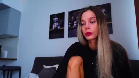 Kate  online show from 11-23-25, 07:52