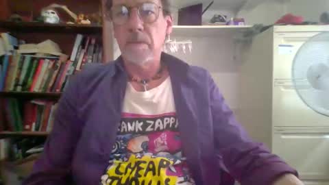 Snapshot of whiteboomer chatting on 12-19-25, 08:21 whiteboomer online show from 12-19-25, 08:21