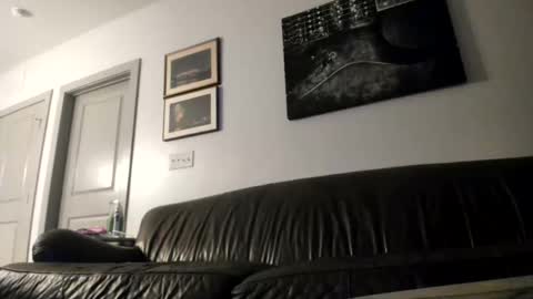 just  str8 stud nut  1000 online show from 11-09-25, 09:18