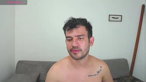 Snapshot of whitedylan9 chatting on 01-08-25, 12:28 Dylan white online show from 01-08-25, 12:28