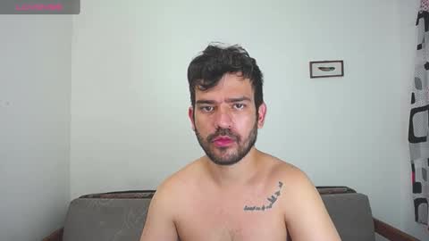 Snapshot of whitedylan9 chatting on 01-18-25, 04:31 Dylan white online show from 01-18-25, 04:31