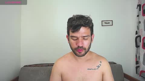 Snapshot of whitedylan9 chatting on 01-18-25, 11:33 Dylan white online show from 01-18-25, 11:33