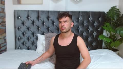 Snapshot of whitedylan9 chatting on 02-02-25, 09:34 Dylan white online show from 02-02-25, 09:34