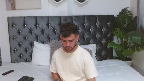 Snapshot of whitedylan9 chatting on 02-03-25, 11:36 Dylan white online show from 02-03-25, 11:36