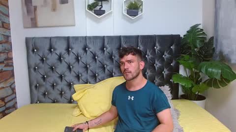 Snapshot of whitedylan9 chatting on 02-06-25, 11:26 Dylan white online show from 02-06-25, 11:26