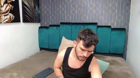 Snapshot of whitedylan9 chatting on 02-10-25, 09:04 Dylan white online show from 02-10-25, 09:04