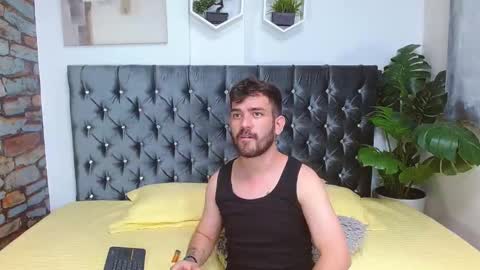 Snapshot of whitedylan9 chatting on 02-15-25, 06:01 Dylan white online show from 02-15-25, 06:01