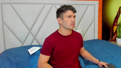 Snapshot of whitedylan9 chatting on 02-19-25, 08:41 Dylan white online show from 02-19-25, 08:41