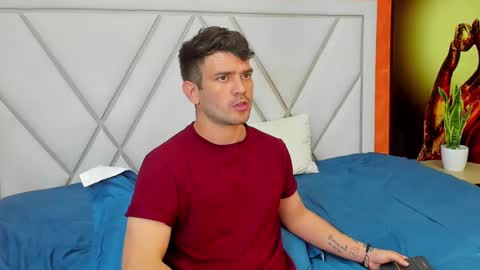 Snapshot of whitedylan9 chatting on 02-19-25, 11:46 Dylan white online show from 02-19-25, 11:46