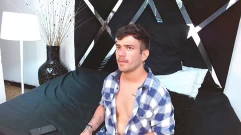 Snapshot of whitedylan9 chatting on 02-21-25, 12:16 Dylan white online show from 02-21-25, 12:16