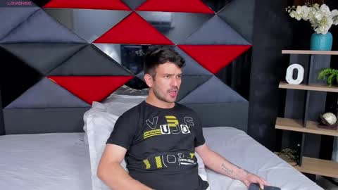 Snapshot of whitedylan9 chatting on 02-27-25, 08:53 Dylan white online show from 02-27-25, 08:53