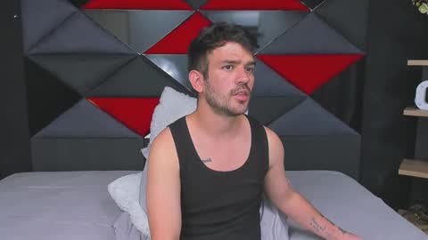 Snapshot of whitedylan9 chatting on 02-28-25, 06:52 Dylan white online show from 02-28-25, 06:52