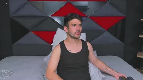 Snapshot of whitedylan9 chatting on 02-28-25, 09:55 Dylan white online show from 02-28-25, 09:55