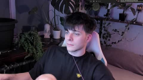 Snapshot of whiteegrimm chatting on 12-02-24, 06:32 Gus online show from 12-02-24, 06:32