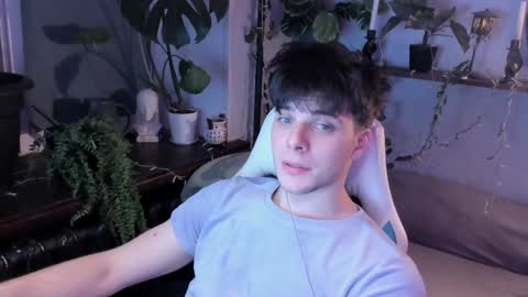 Snapshot of whiteegrimm chatting on 12-07-24, 09:00 Gus online show from 12-07-24, 09:00