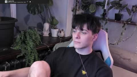 Snapshot of whiteegrimm chatting on 12-18-24, 06:25 Gus online show from 12-18-24, 06:25