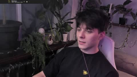 Snapshot of whiteegrimm chatting on 12-23-24, 09:18 Gus online show from 12-23-24, 09:18