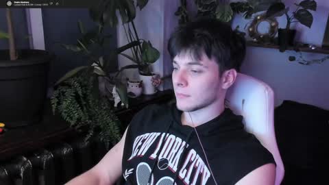 Snapshot of whiteegrimm chatting on 01-06-25, 04:44 Gus online show from 01-06-25, 04:44