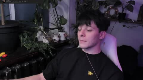 Snapshot of whiteegrimm chatting on 01-14-25, 11:16 Gus online show from 01-14-25, 11:16