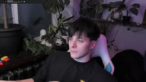 Snapshot of whiteegrimm chatting on 01-15-25, 04:54 Gus online show from 01-15-25, 04:54