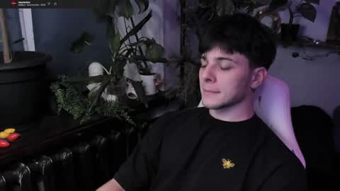 Snapshot of whiteegrimm chatting on 01-16-25, 08:57 Gus online show from 01-16-25, 08:57