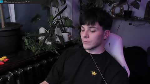 Snapshot of whiteegrimm chatting on 01-16-25, 11:59 Gus online show from 01-16-25, 11:59