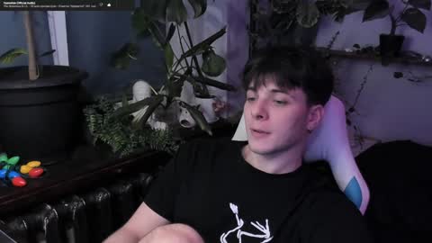 Snapshot of whiteegrimm chatting on 01-18-25, 10:39 Gus online show from 01-18-25, 10:39