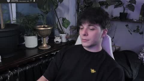 Snapshot of whiteegrimm chatting on 01-29-25, 06:50 Gus online show from 01-29-25, 06:50