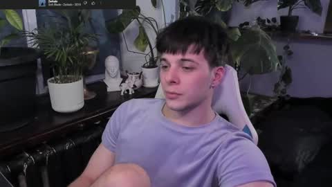 Snapshot of whiteegrimm chatting on 02-25-25, 07:25 Gus online show from 02-25-25, 07:25