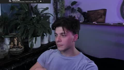 Snapshot of whiteegrimm chatting on 09-20-25, 07:04 Gus online show from 09-20-25, 07:04