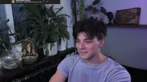 Snapshot of whiteegrimm chatting on 09-27-25, 07:41 Gus online show from 09-27-25, 07:41