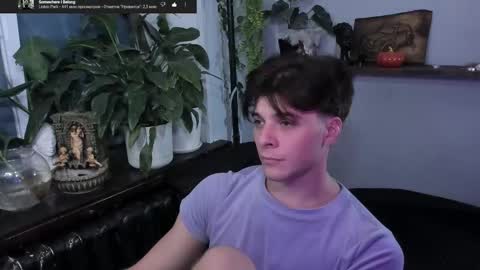 Snapshot of whiteegrimm chatting on 10-16-25, 07:59 Gus online show from 10-16-25, 07:59