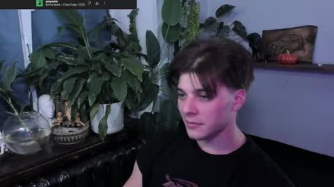 Snapshot of whiteegrimm chatting on 10-19-25, 08:53 Gus online show from 10-19-25, 08:53