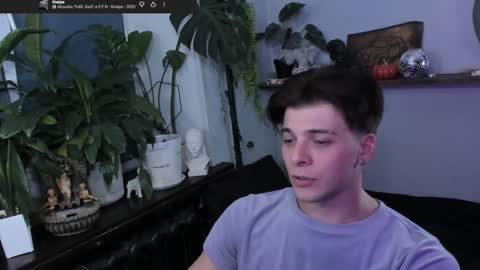 Snapshot of whiteegrimm chatting on 11-25-25, 08:53 Gus online show from 11-25-25, 08:53