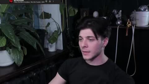 Snapshot of whiteegrimm chatting on 12-20-25, 09:22 Gus online show from 12-20-25, 09:22